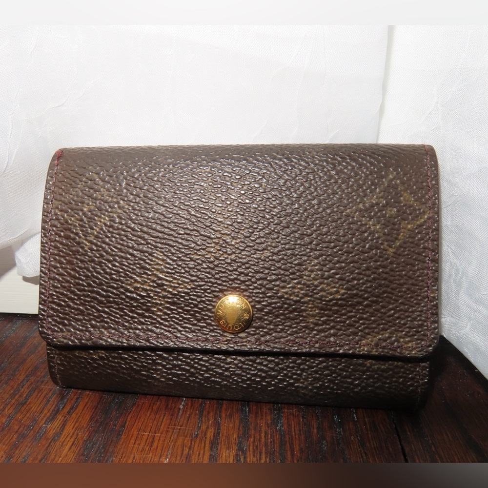 Authentic Louis Vuitton Keyholder